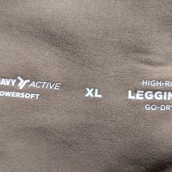 Old Navy NWOT High Waist Powersoft Cropped leggings, size XL - Picture 9 of 9